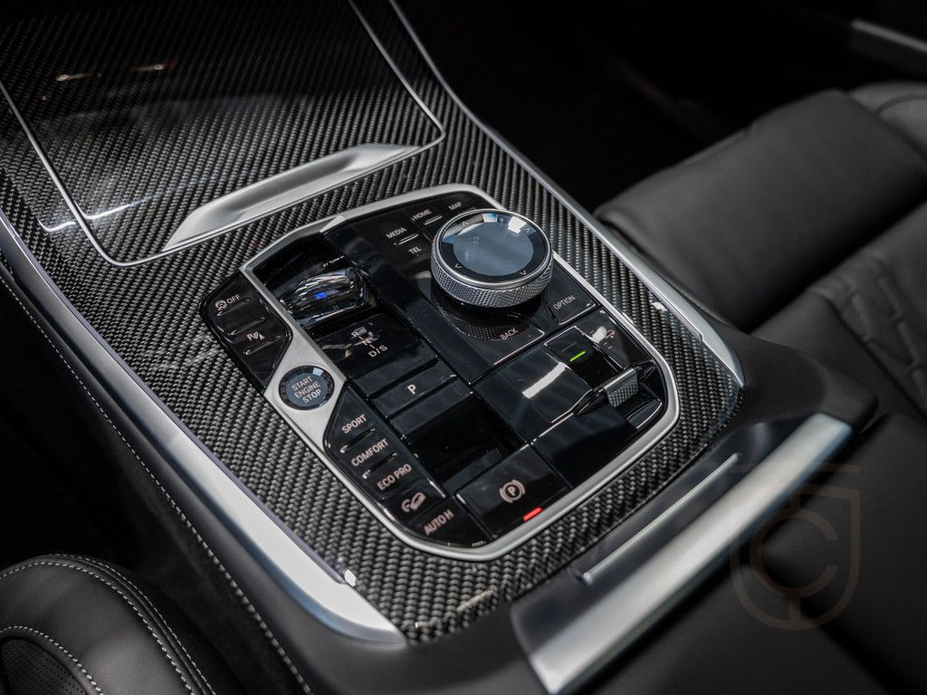 BMW X7 xDrive 40d M-Sport Pro PANO AHK 360° HUD LED