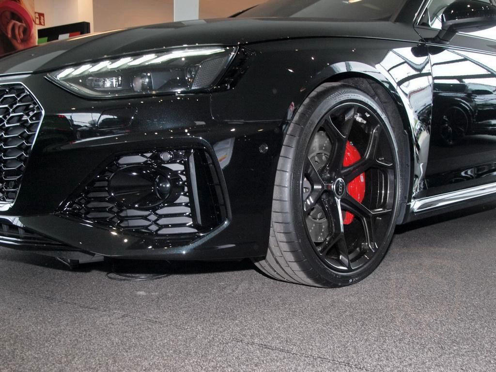 Audi RS4 Competition 331(450) kW(PS) tiptronic Alu-20