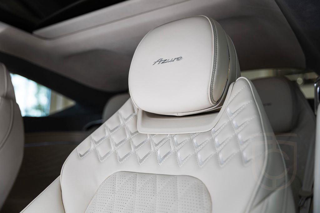 Bentley Continental GT Azure - Naim, Blackline spec.