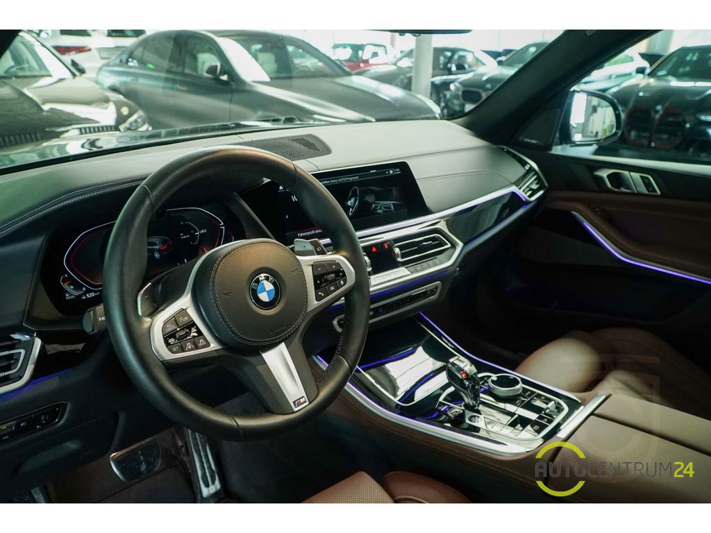 BMW X5 40d M Sport 7-Sitzer Luft Pano Memo HK AHK