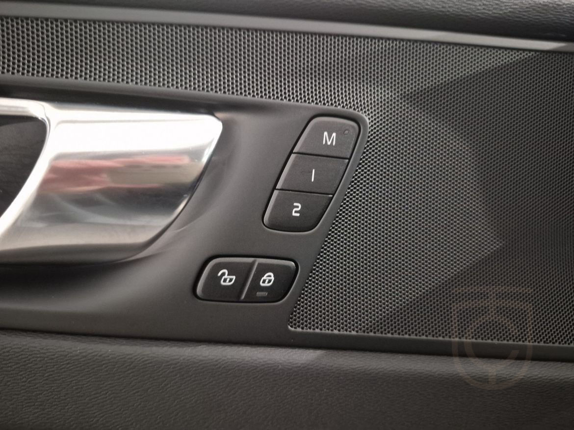 Volvo XC60 T6 Plus Dark Edition