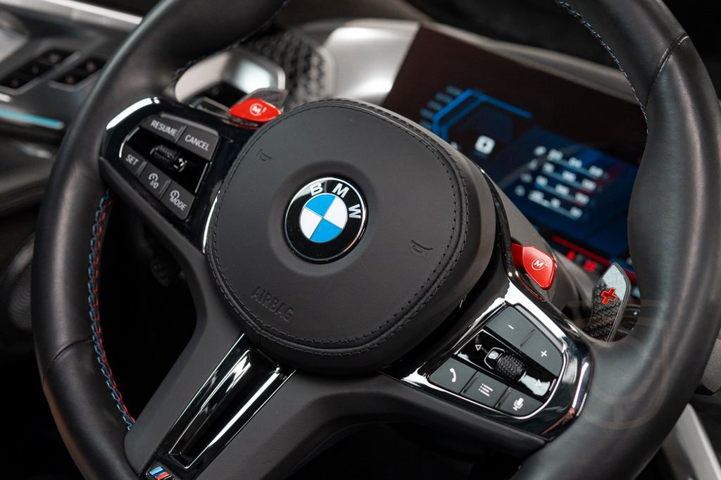 BMW XM 4.4 *BOWERS*HITCH*MASSAGE*