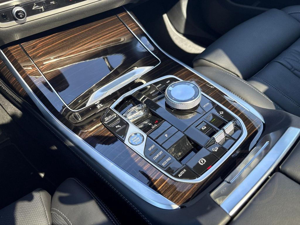 BMW X7 xDr 40dA M SPORT PRO 6-Si,xOffroad,SkyL,AHK