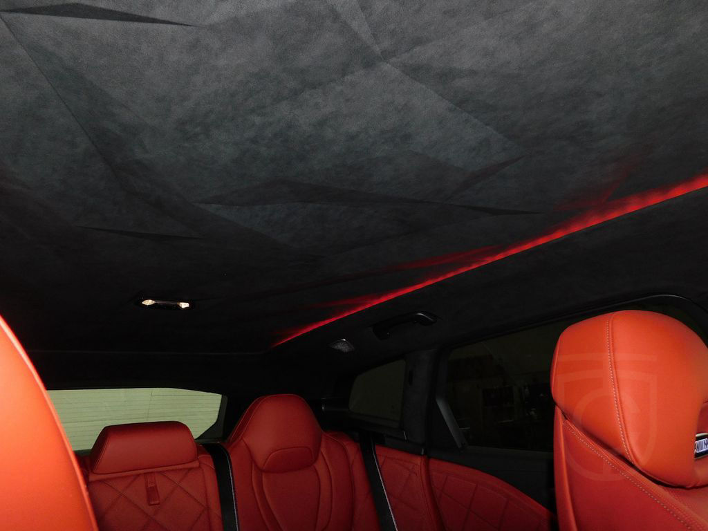 BMW XM (BMW Individual Merino/Soft-Close/Carbon)