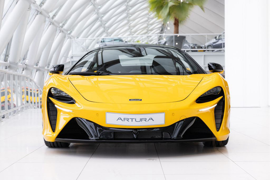 McLaren Artura 3.0 V6 Plug-in | 680pk | Volcano Yellow |