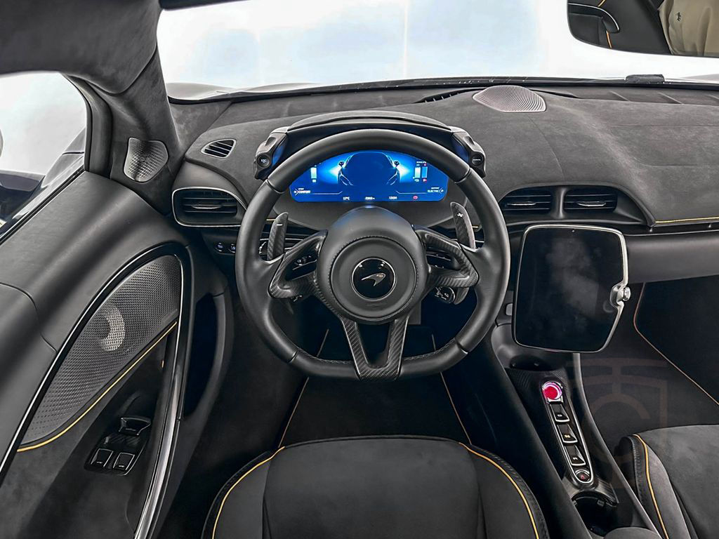 McLaren Artura Performance - McLaren Milano