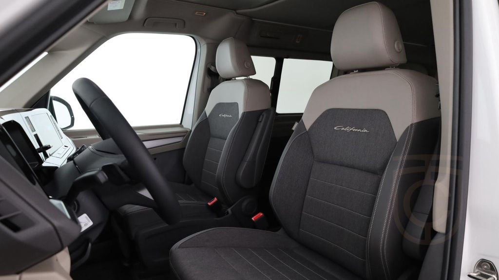Volkswagen T7 California Coast TDI