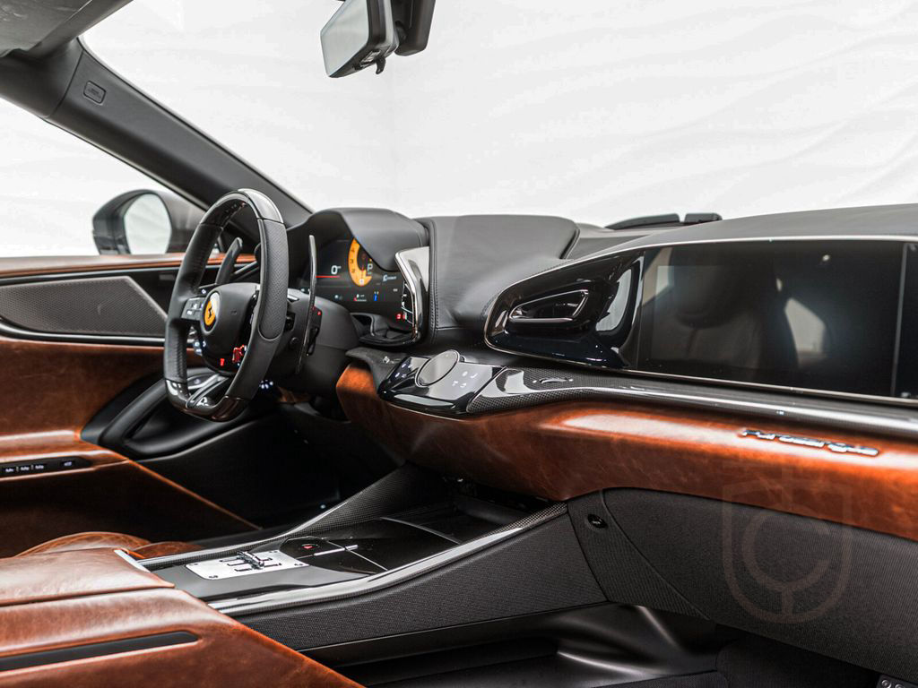 Ferrari Purosangue Tailor Made*Carbon*Massage Seats