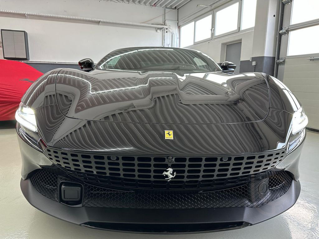 Ferrari Roma Lift + Carbon + Leder braun + LED
