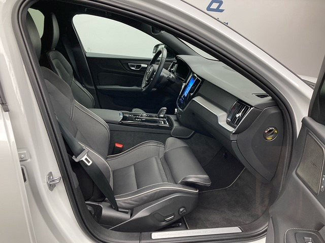 Volvo V60 Recharge T6 R-Design
