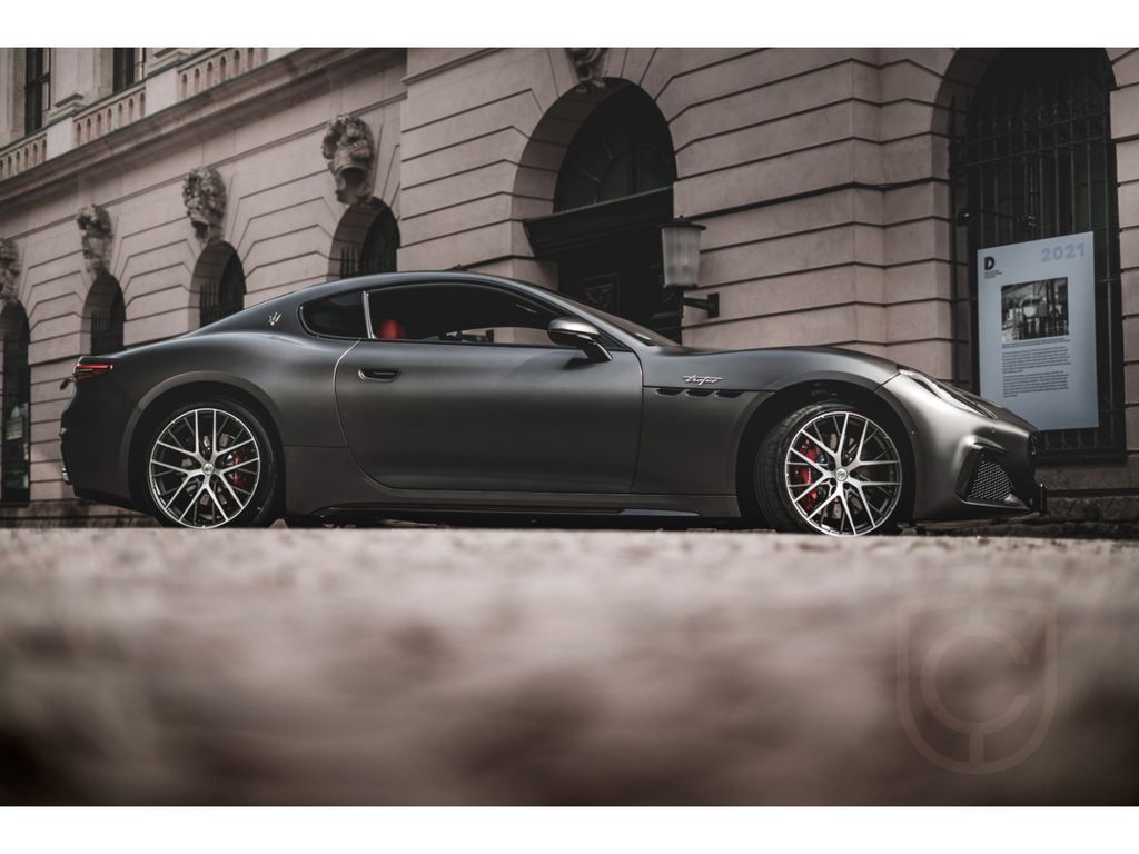 Maserati GranTurismo TROFEO MY24 550PS CARBON - MATT - VO