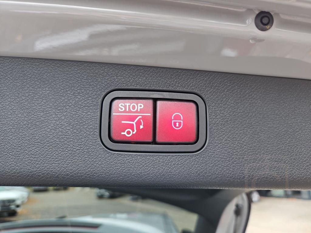Mercedes-Benz E 300 e T ++AMG-ADVANCED+NIGHT+AHK+SUPERSCREEN++