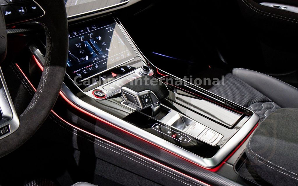 Audi RSQ8 PERFORMANCE-KERAMIK-AHK-SITZBELUFT.OLED