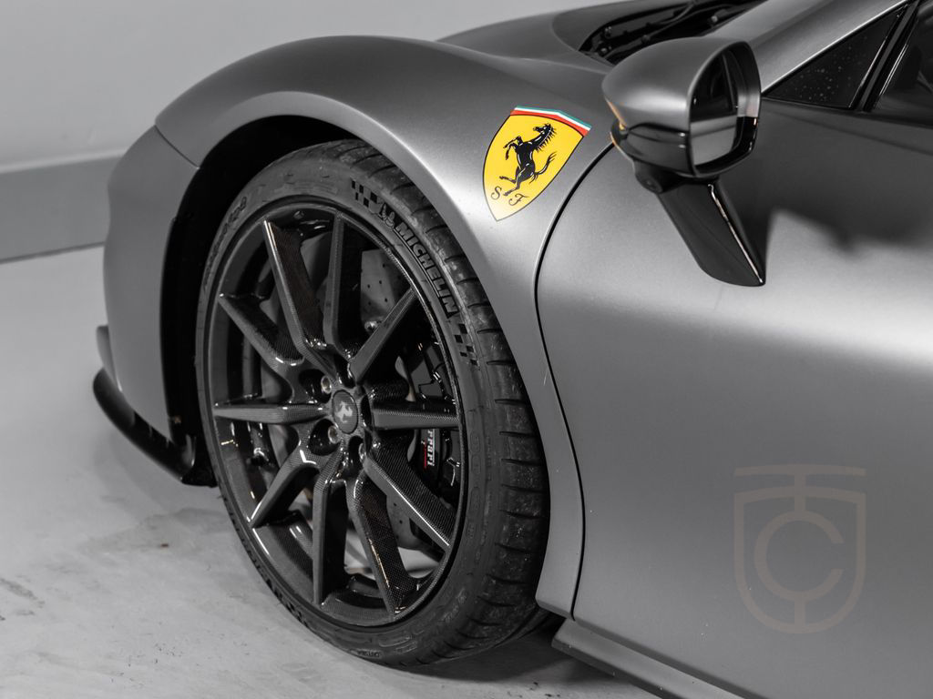 Ferrari SF90 Spyder | 1.Hand | Carbon | Lift | AFS |