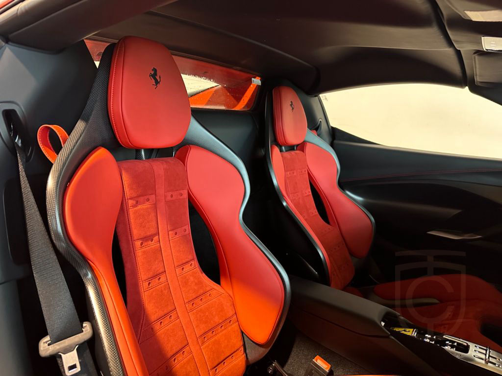 Ferrari 296 GTS Neu Lift Carbon Seat LED