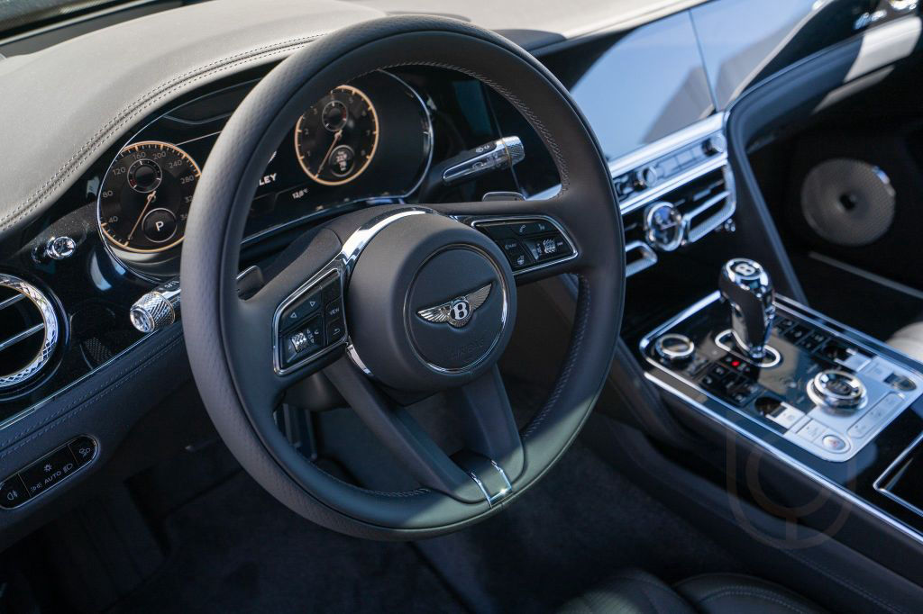 Bentley Flying Spur Azure V8 *Naim, Rotating Display*