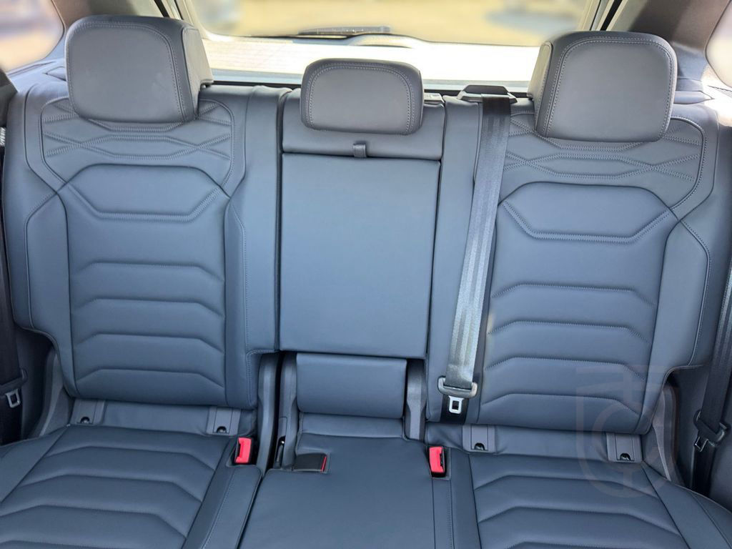 Volkswagen Touareg R-Line 3.0TDI 4M BLACKSTYLE AHK PANO