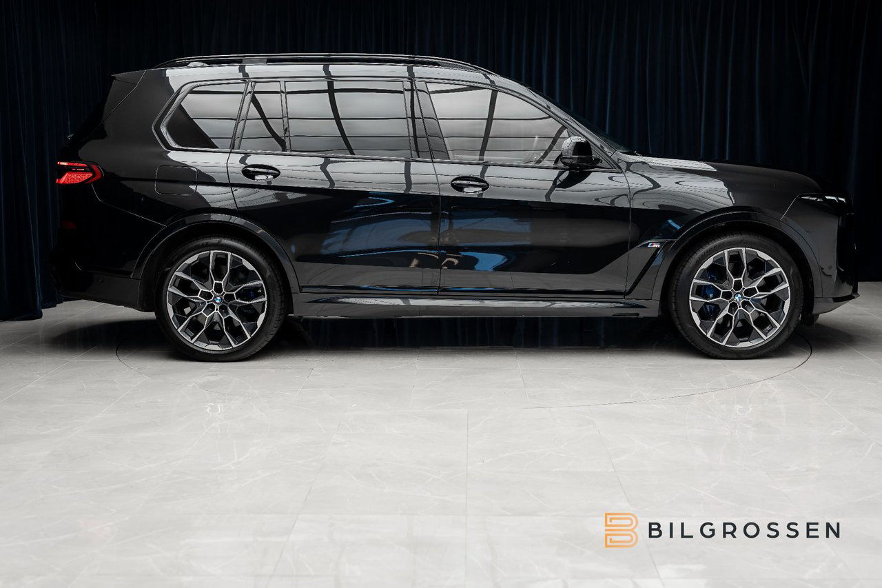 BMW X7 M60i