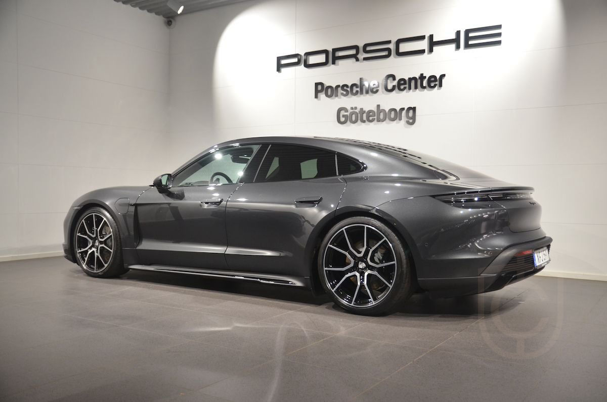 Porsche Taycan RWD