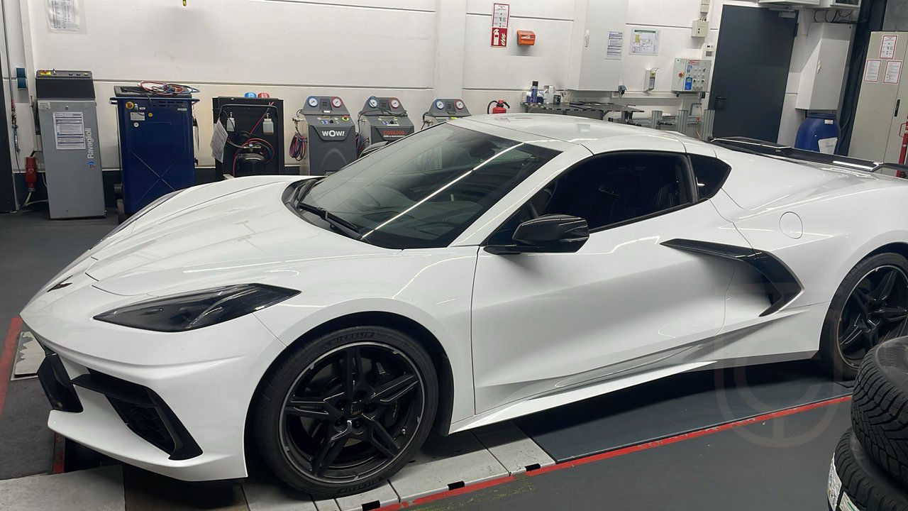 Chevrolet Corvette C8 LAUNCH EDITION EV BYTE