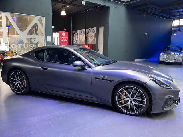 Maserati Granturismo Trofeo | Mattlackierung ab Werk |