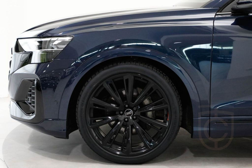Audi Q8 55 TFSIe quattro AHK Matrix HUD 360° Luft ACC