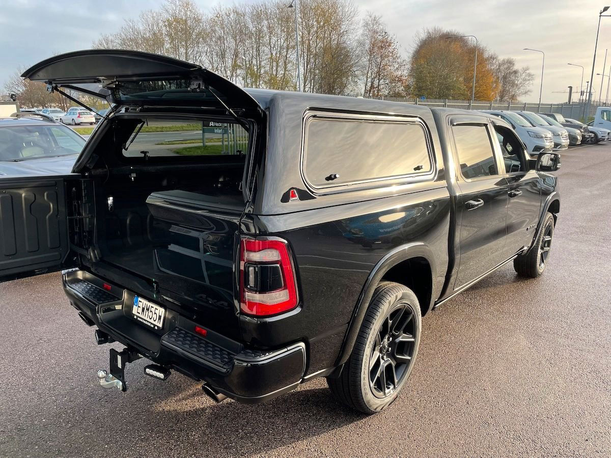 Dodge RAM 1500 Laramie Work Night Edition