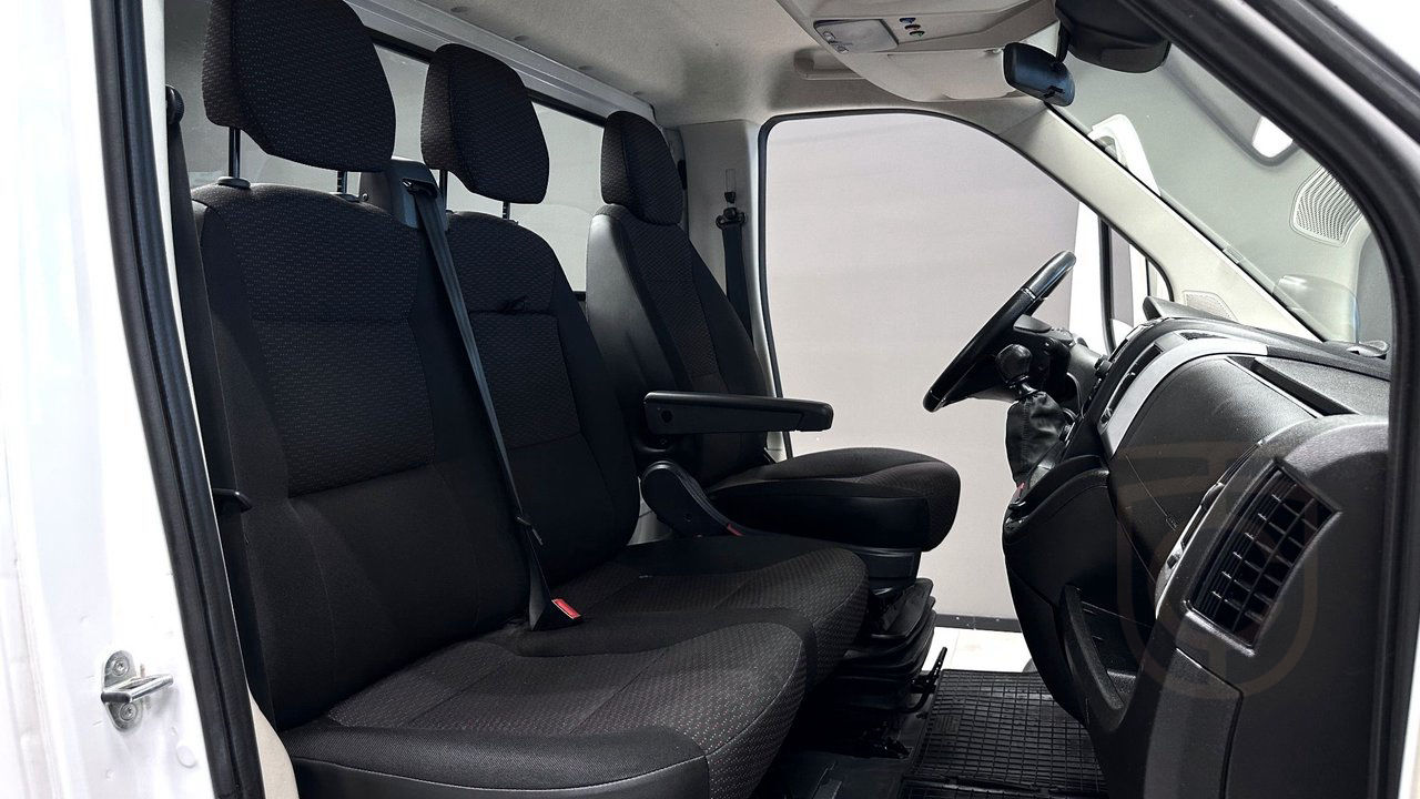 Peugeot Boxer Chassi Cab 335 2.2