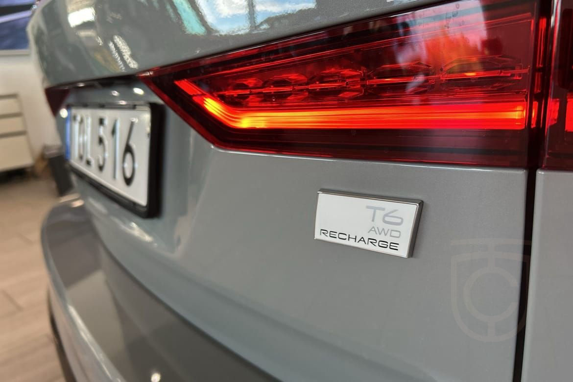 Volvo V60 Recharge T6 Ultimate Dark B