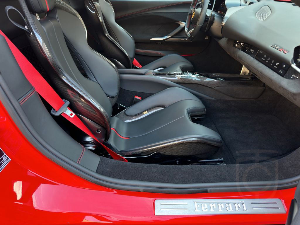 Ferrari 296 GTB *Lift* *Racing Sitze*