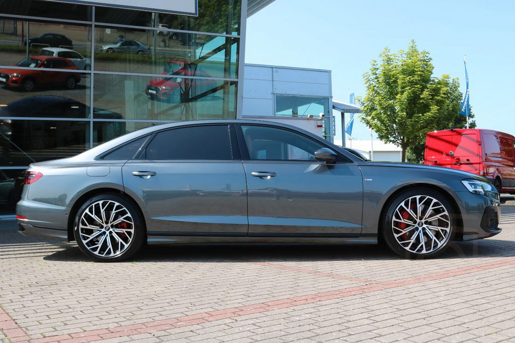 Audi A8 L 60 TFSI e Lang S line /3xTV/Pano/B&O/170NP
