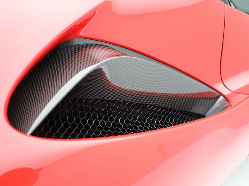 Ferrari SF90 Stradale - FERRARI HAMBURG