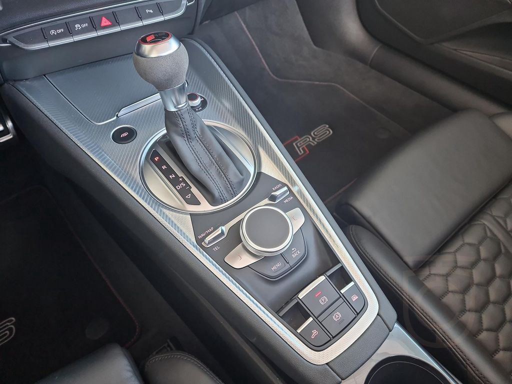 Audi TT RS quattro RS-Dämpf-Regl. RS-Abgas SideAssist