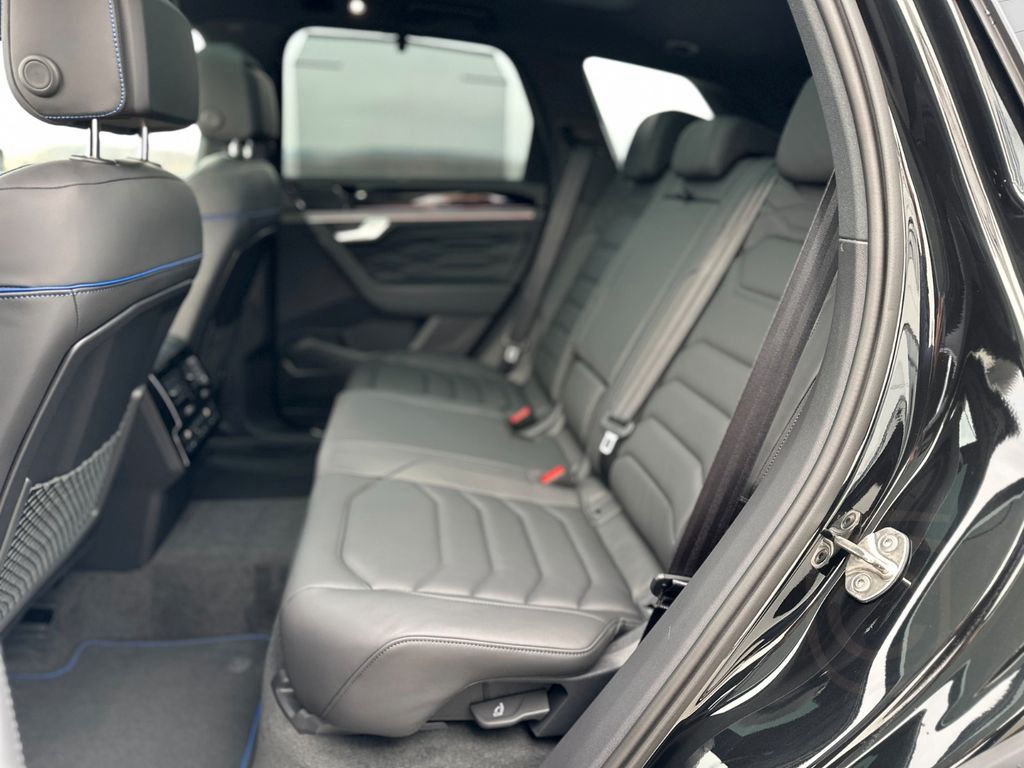 Volkswagen Touareg R eHYBRID+AHK+PANO+DYNAUDIO+SOFTCLOSE