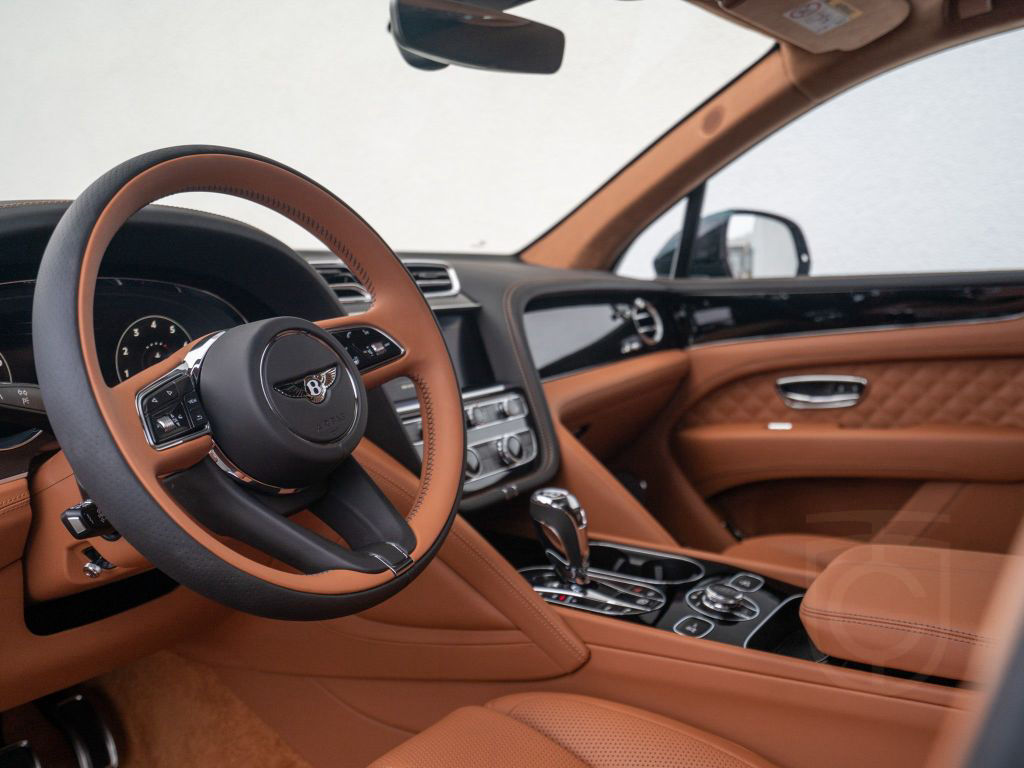 Bentley Bentayga Azure V8