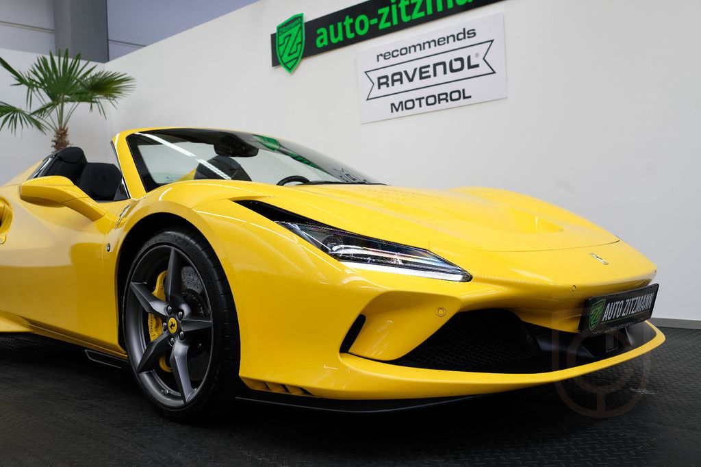 Ferrari F8 Spider/CARBON/LIFT/PASS.DISPL/RACINGSEATS/JBL
