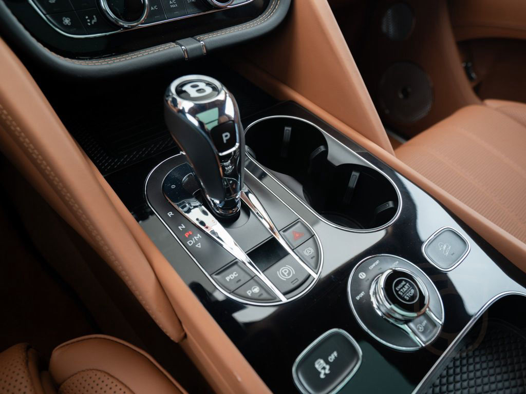 Bentley Bentayga Azure V8