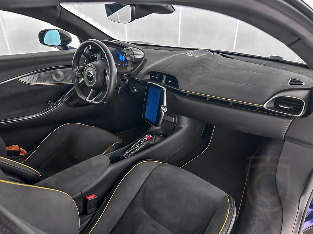 McLaren Artura Performance - McLaren Milano