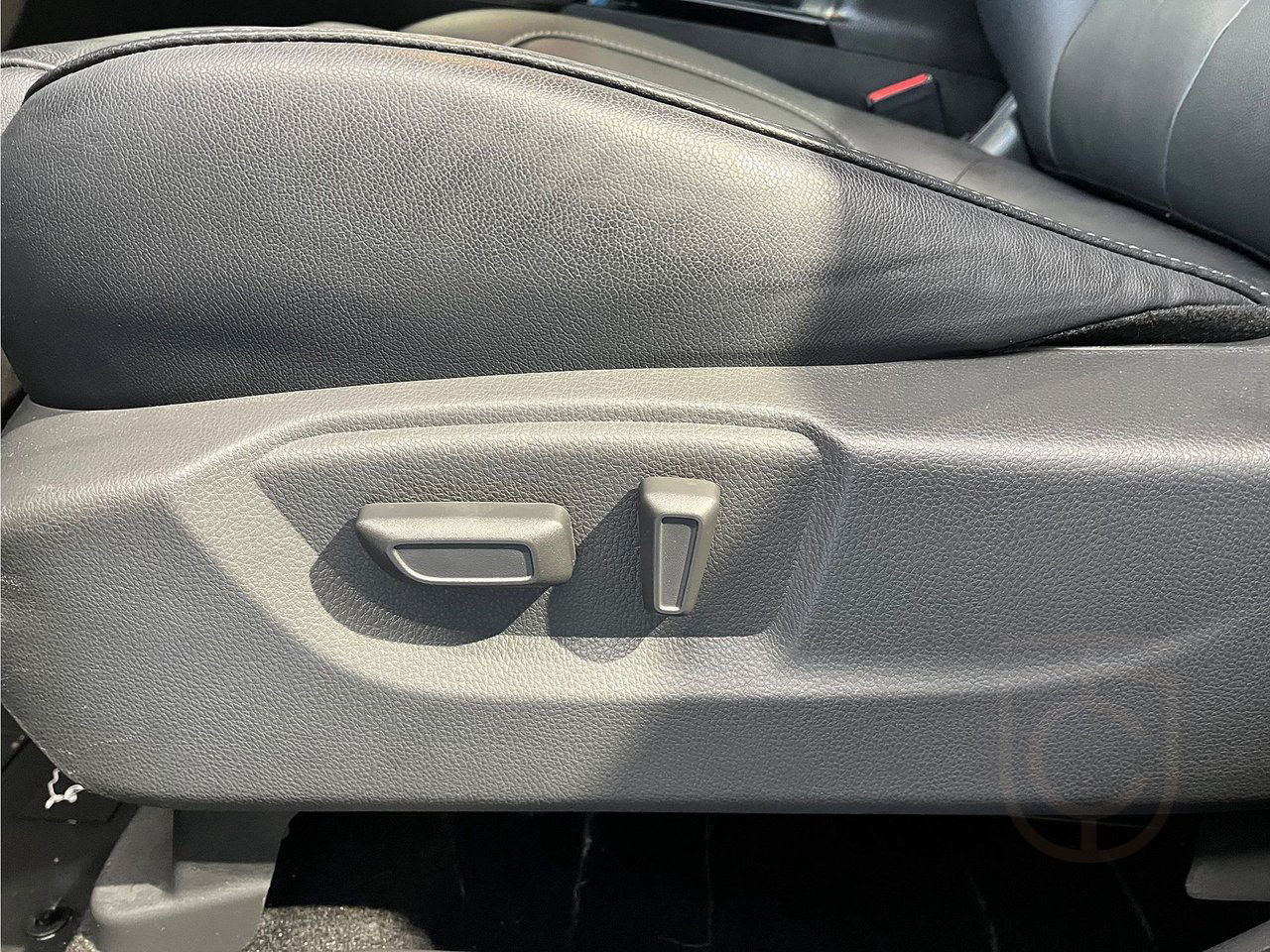 Mitsubishi Eclipse Cross PHEV Business Instyle -