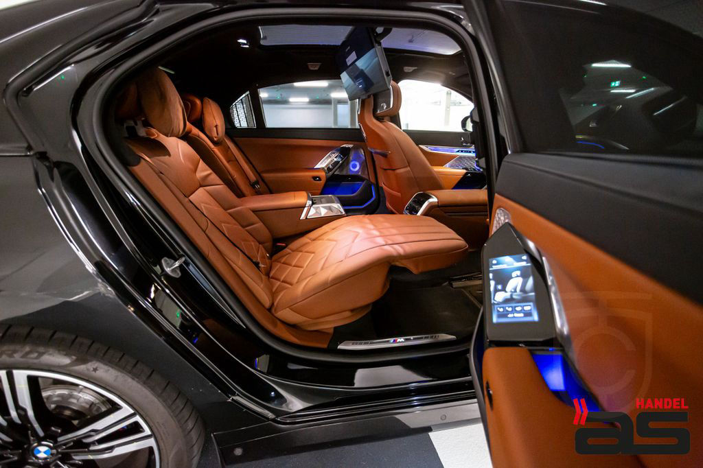 BMW M760 e|Executiv|Connois|Innov|SkyL|Iconic|B&O|21