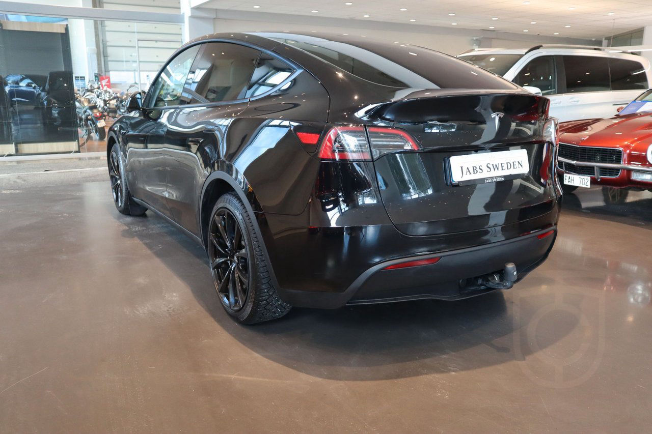 Tesla Model Y Long Range AWD