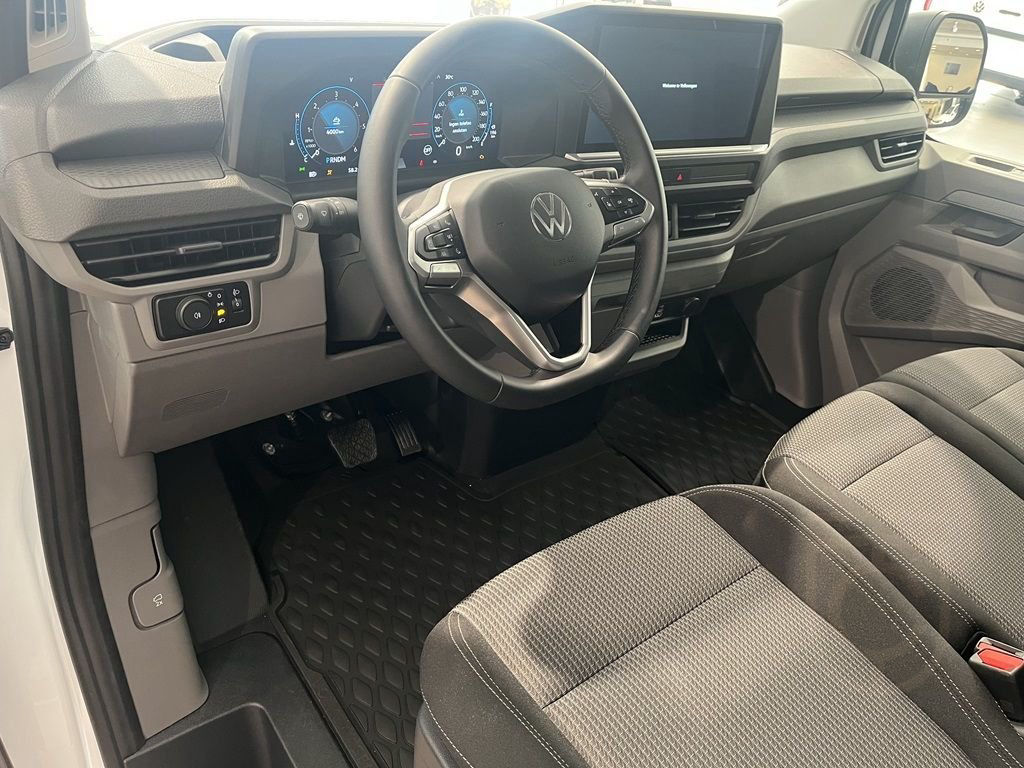 Volkswagen T7 2.0 TDI FWD