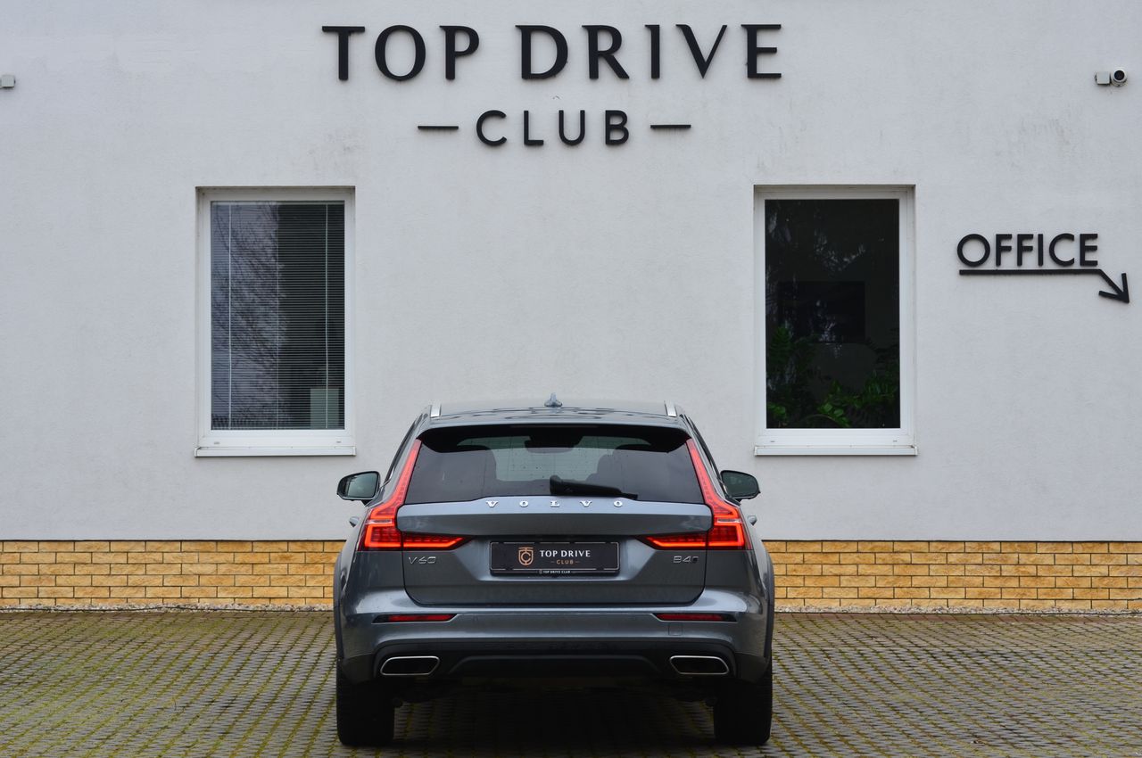 Volvo V60 CC B4 AWD Momentum