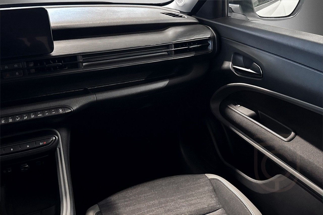 Jeep Avenger e-Hybrid 1.2 Turbo LONGITUDE NYBILSGARANTI