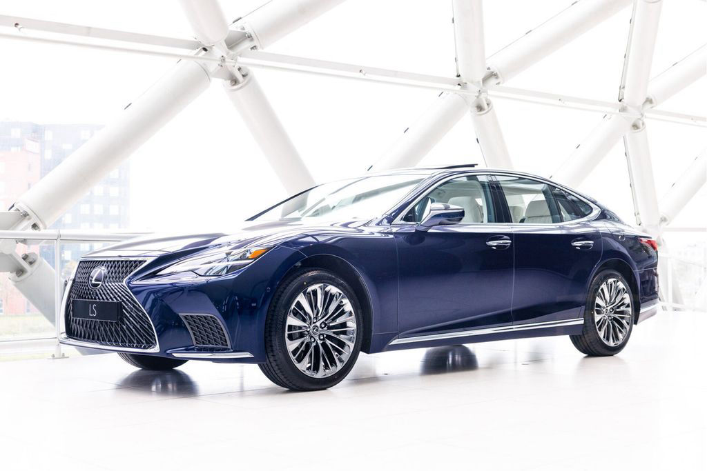 Lexus LS 500 500h AWD President Line | Ottoman seat |