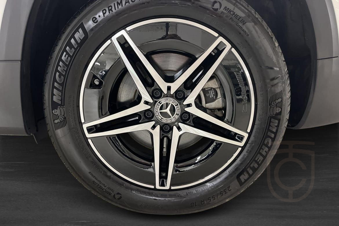 Mercedes-Benz EQB 300 4MATIC AMG-paket