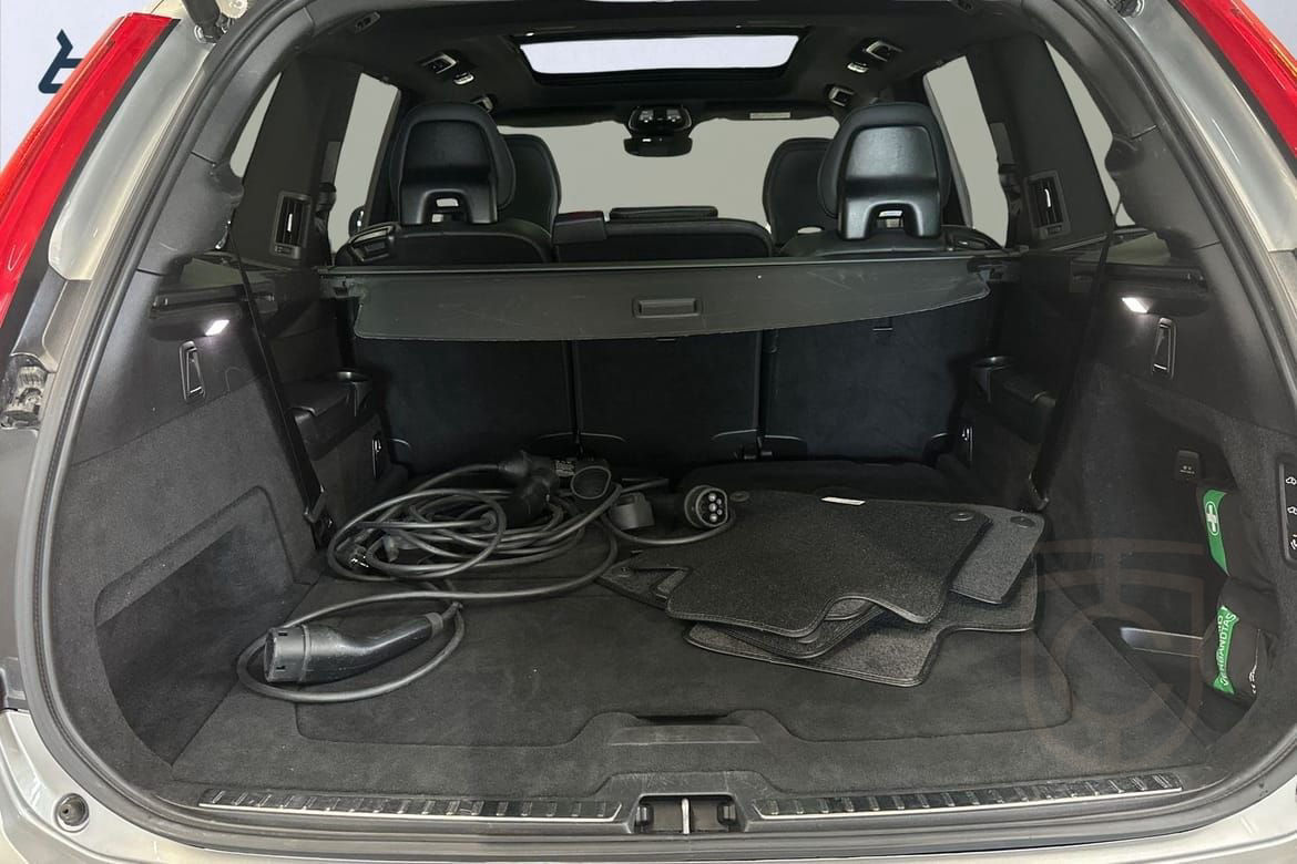 Volvo XC90 Recharge T8 Ultimate Dark Edition.
