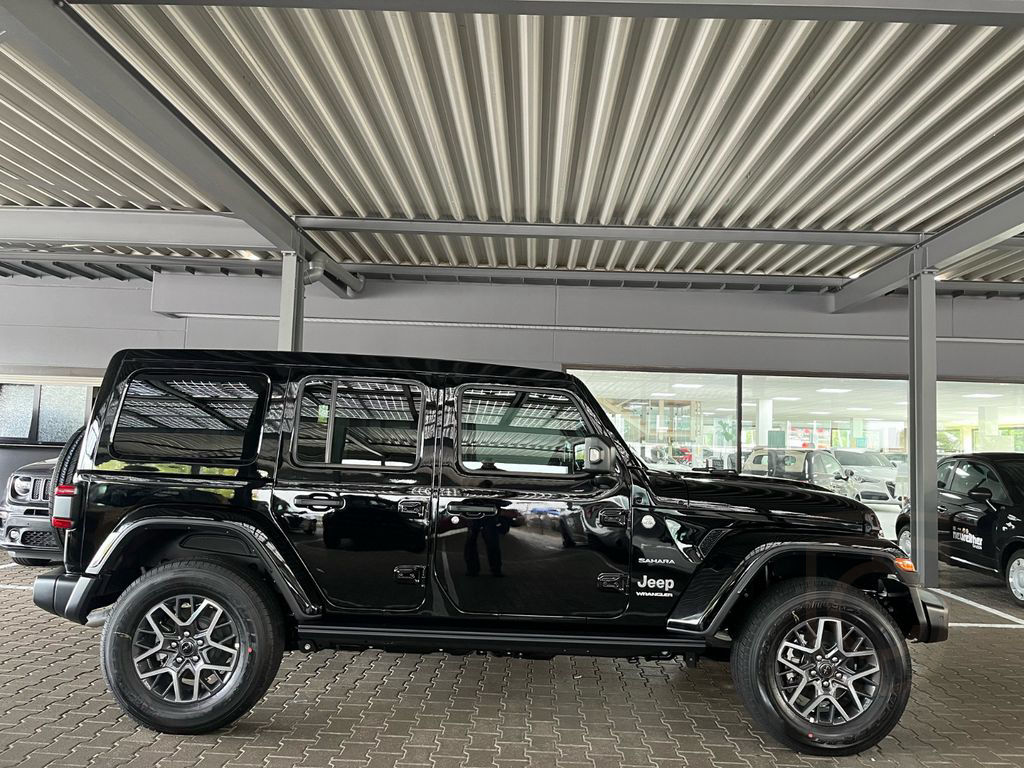 Jeep Wrangler Sahara 2.0 Benzin ***Schiebedach***