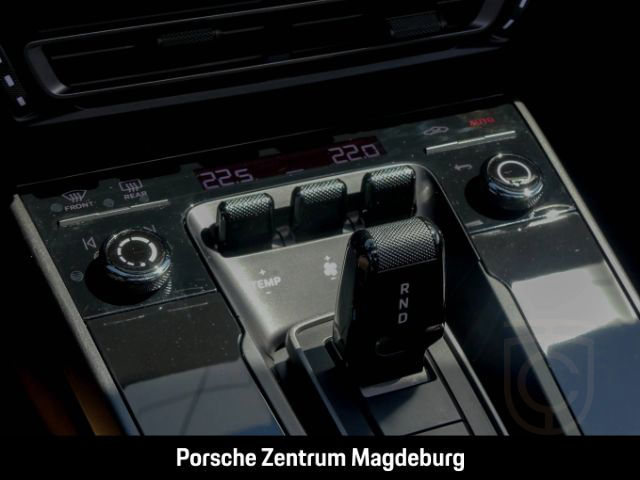 Porsche 992 (911) Carrera*BOSE*SPORTABGAS*SHZ*
