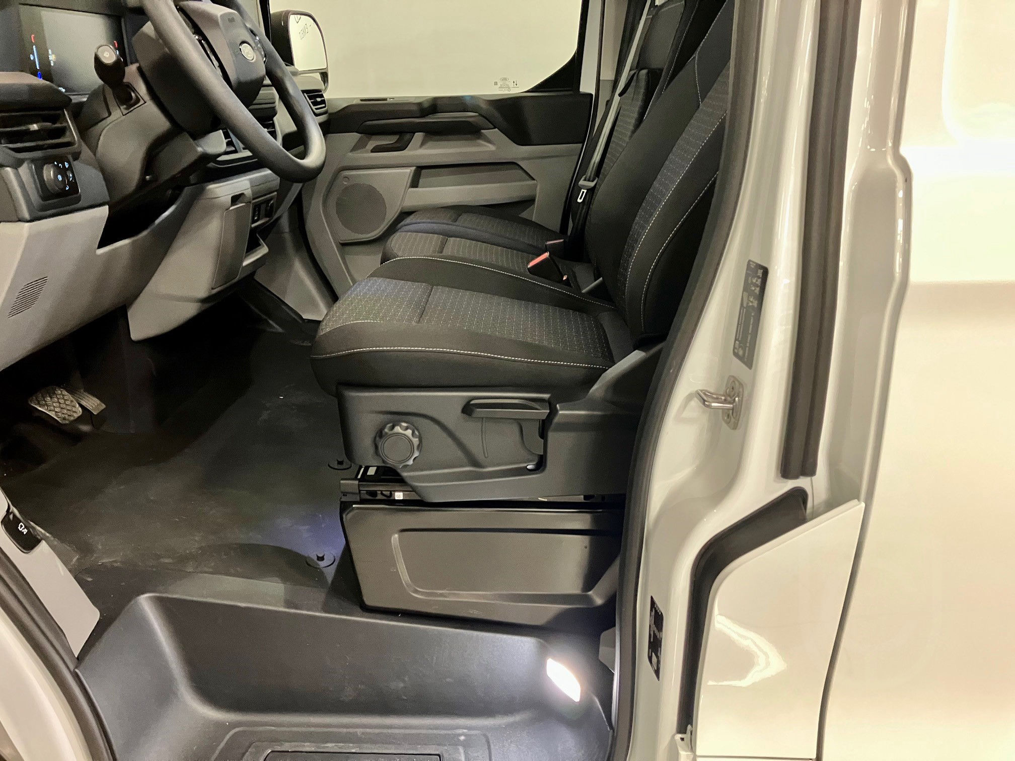Ford E-Transit Custom 320